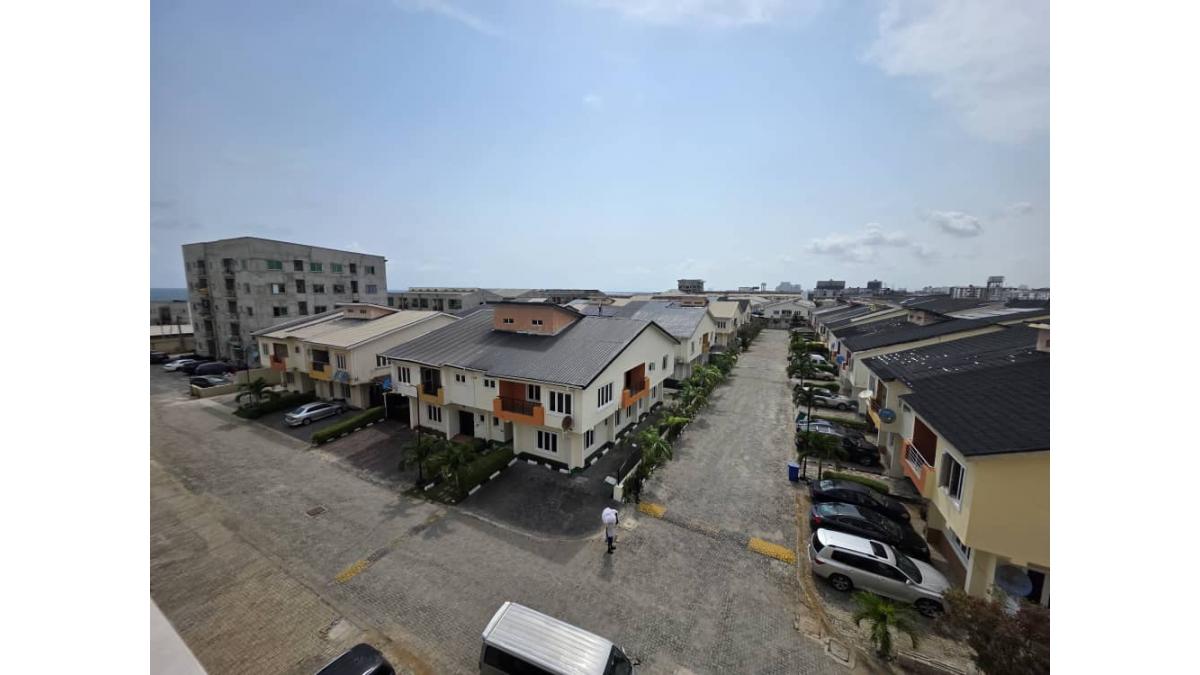 2 bed flat to let, Crown Lodge, Elystan Street - African Land