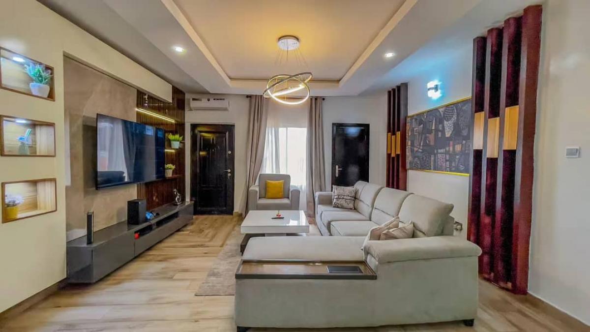 2 bed flat to let, Crown Lodge, Elystan Street - African Land