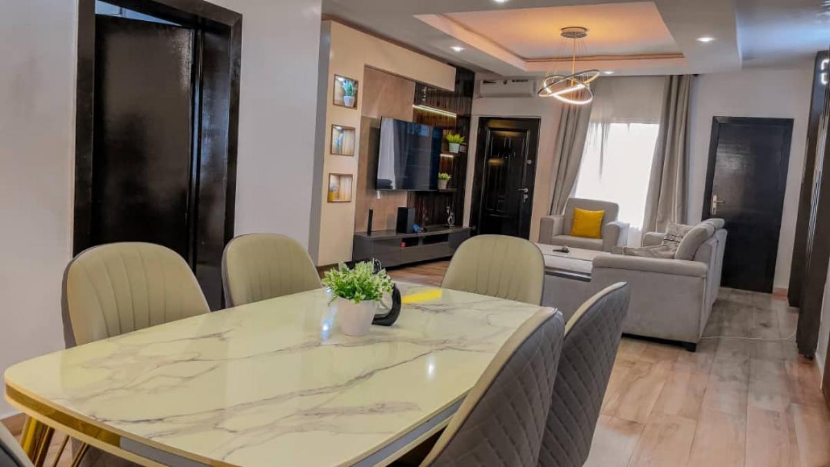 2 bed flat to let, Crown Lodge, Elystan Street - African Land