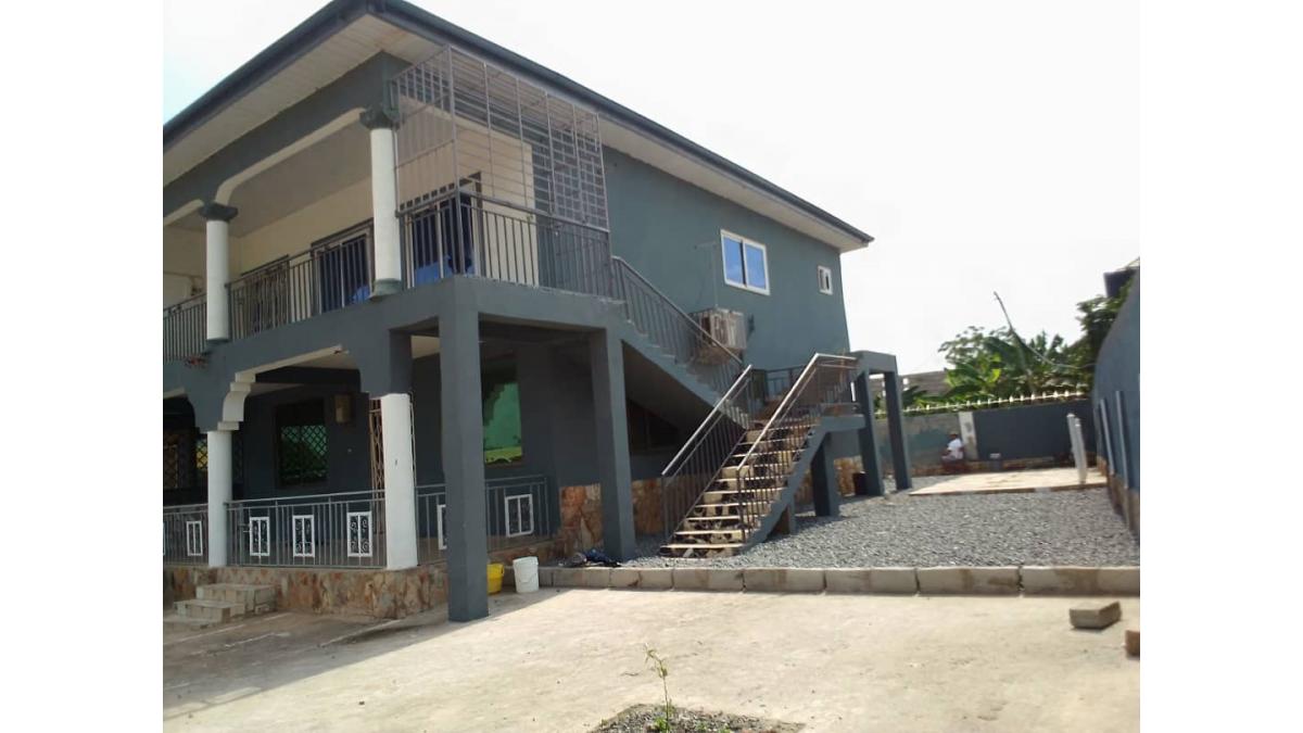 2 bed flat to let, Crown Lodge, Elystan Street - African Land