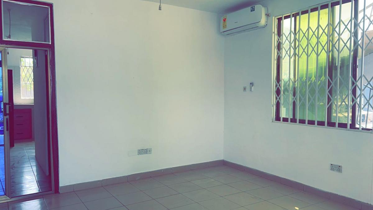2 bed flat to let, Crown Lodge, Elystan Street - African Land