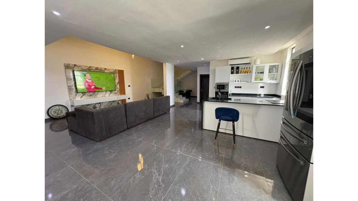 2 bed flat to let, Crown Lodge, Elystan Street - African Land