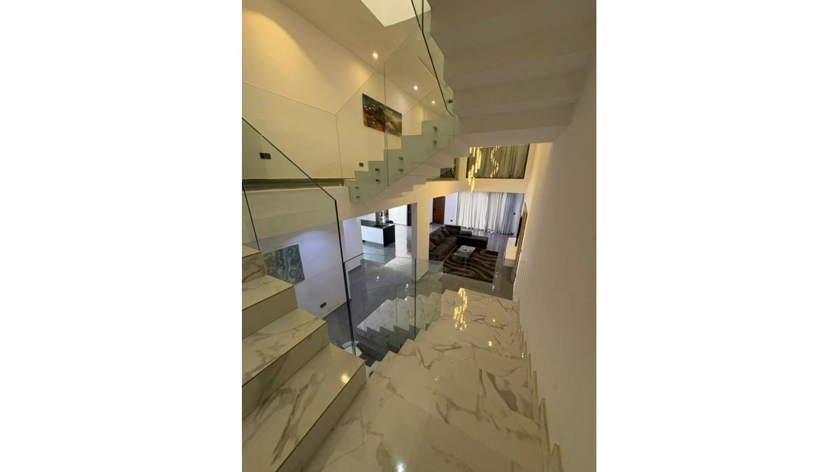 2 bed flat to let, Crown Lodge, Elystan Street - African Land