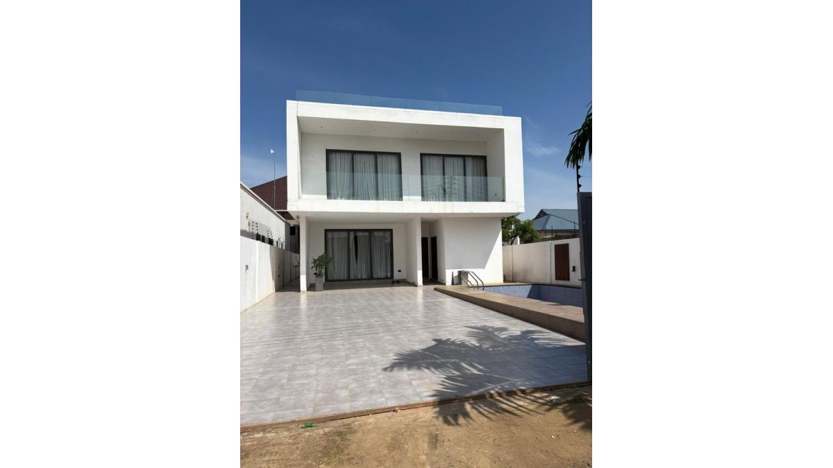 2 bed flat to let, Crown Lodge, Elystan Street - African Land