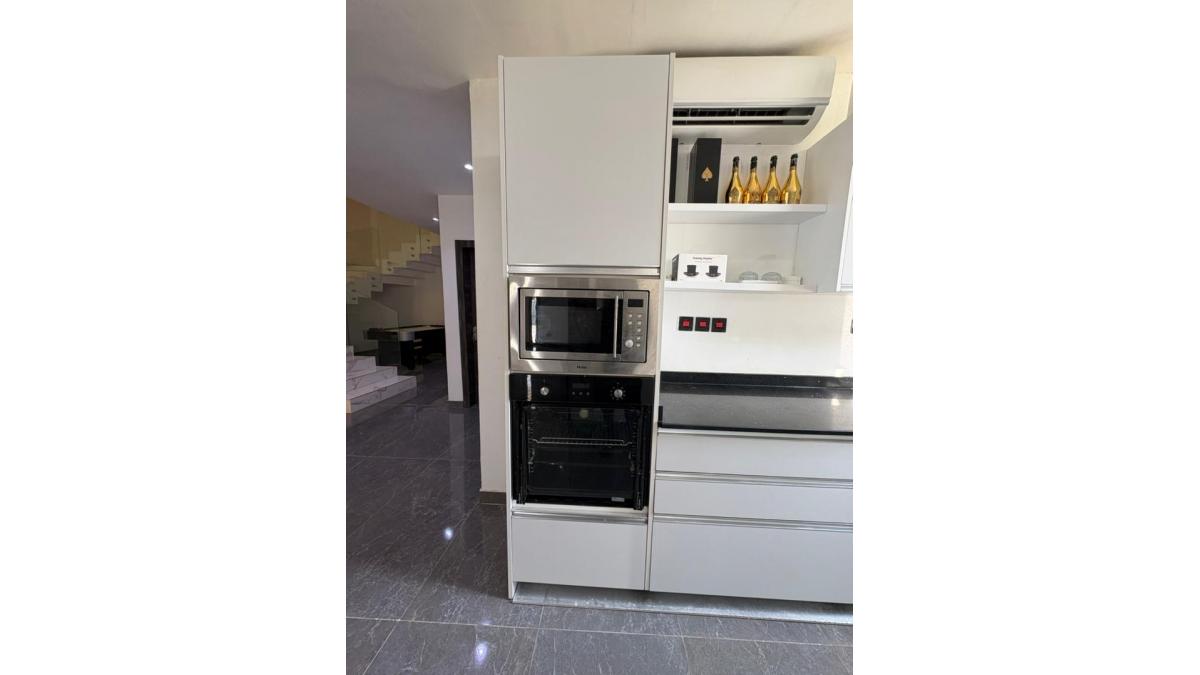 2 bed flat to let, Crown Lodge, Elystan Street - African Land