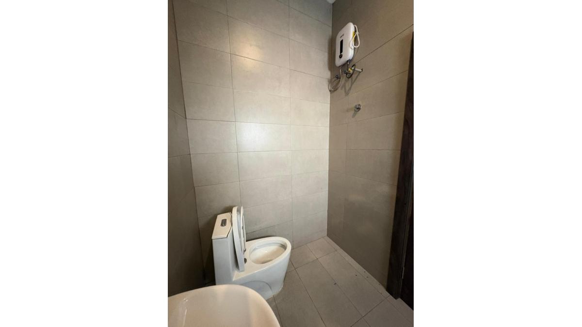 2 bed flat to let, Crown Lodge, Elystan Street - African Land