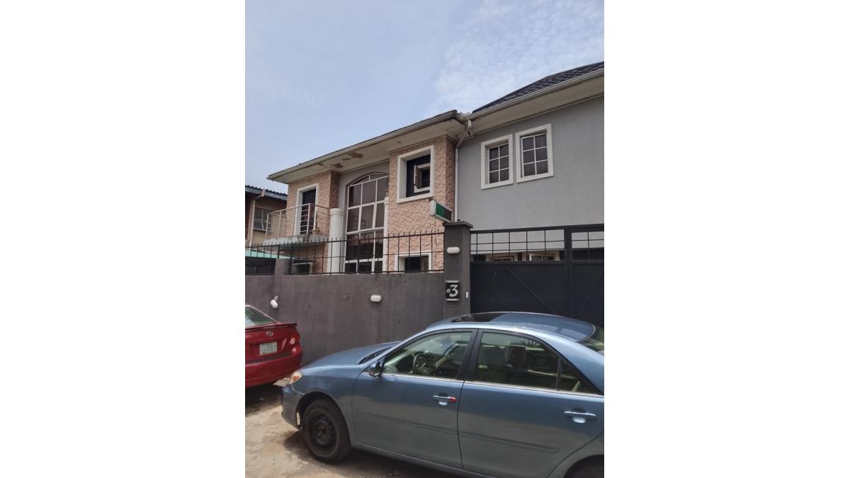 2 bed flat to let, Crown Lodge, Elystan Street - African Land