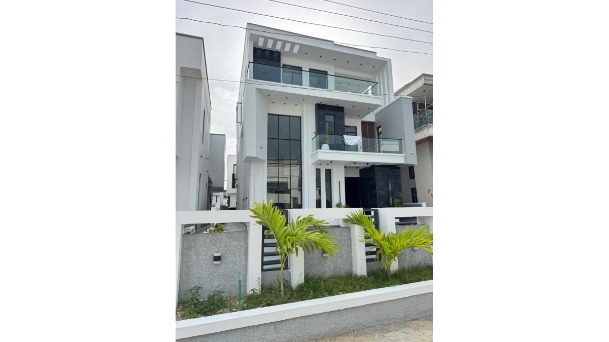 Luxury 5 Bedroom Detached Duplex with Cinema, Pool & BQ in Lekki County, Lekki
