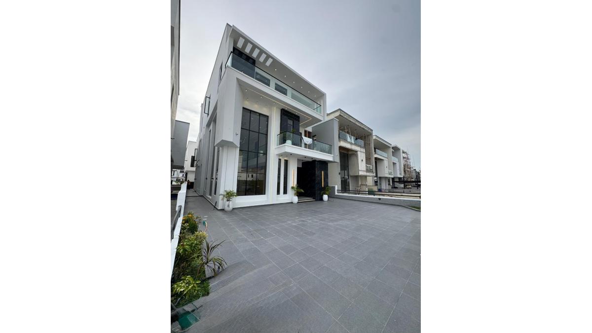 2 bed flat to let, Crown Lodge, Elystan Street - African Land