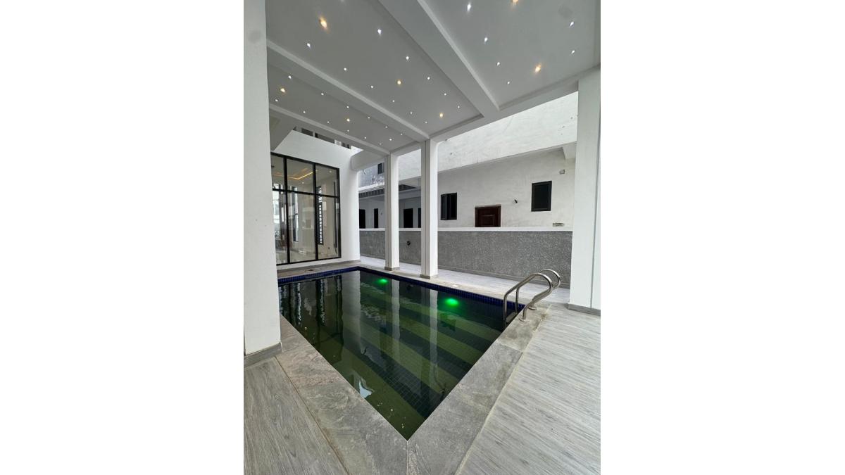 2 bed flat to let, Crown Lodge, Elystan Street - African Land