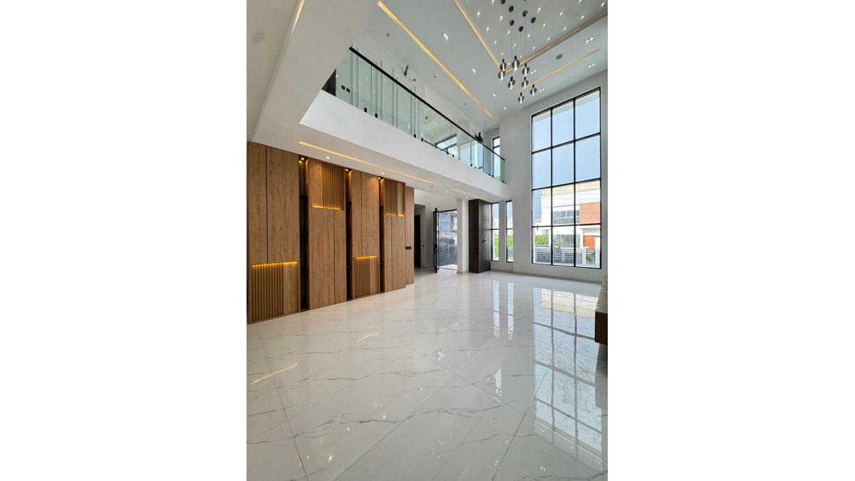 2 bed flat to let, Crown Lodge, Elystan Street - African Land
