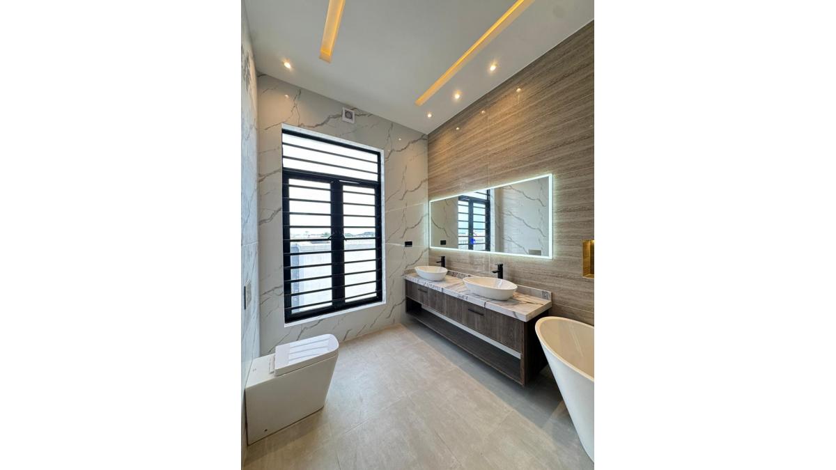 2 bed flat to let, Crown Lodge, Elystan Street - African Land
