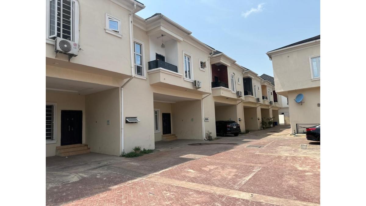 2 bed flat to let, Crown Lodge, Elystan Street - African Land