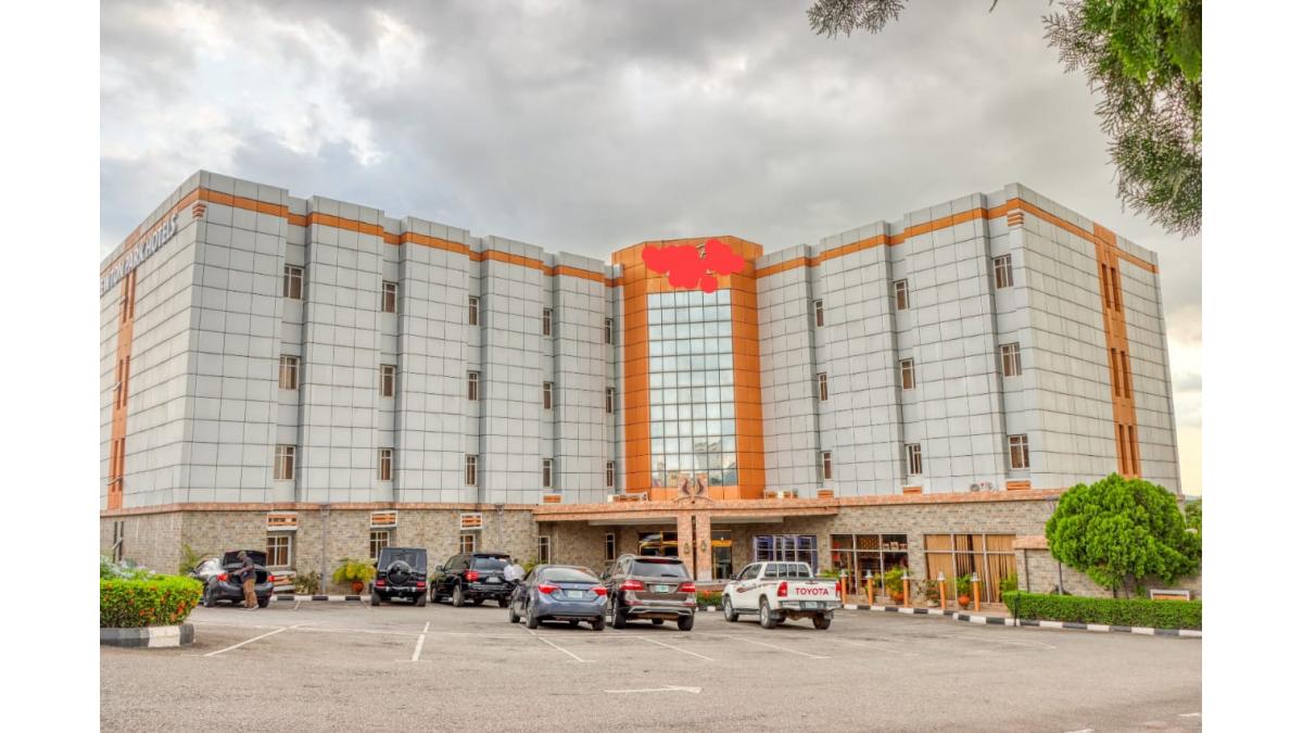 2 bed flat to let, Crown Lodge, Elystan Street - African Land