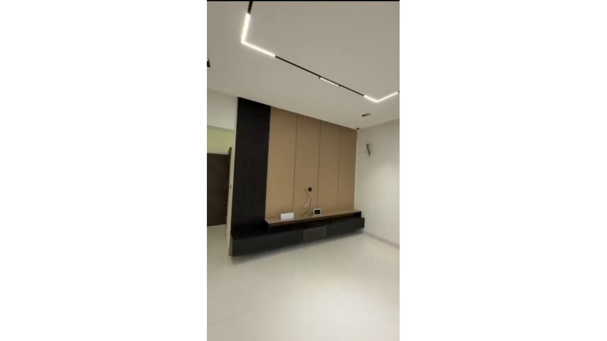 2 bed flat to let, Crown Lodge, Elystan Street - African Land