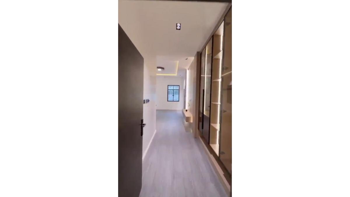 2 bed flat to let, Crown Lodge, Elystan Street - African Land