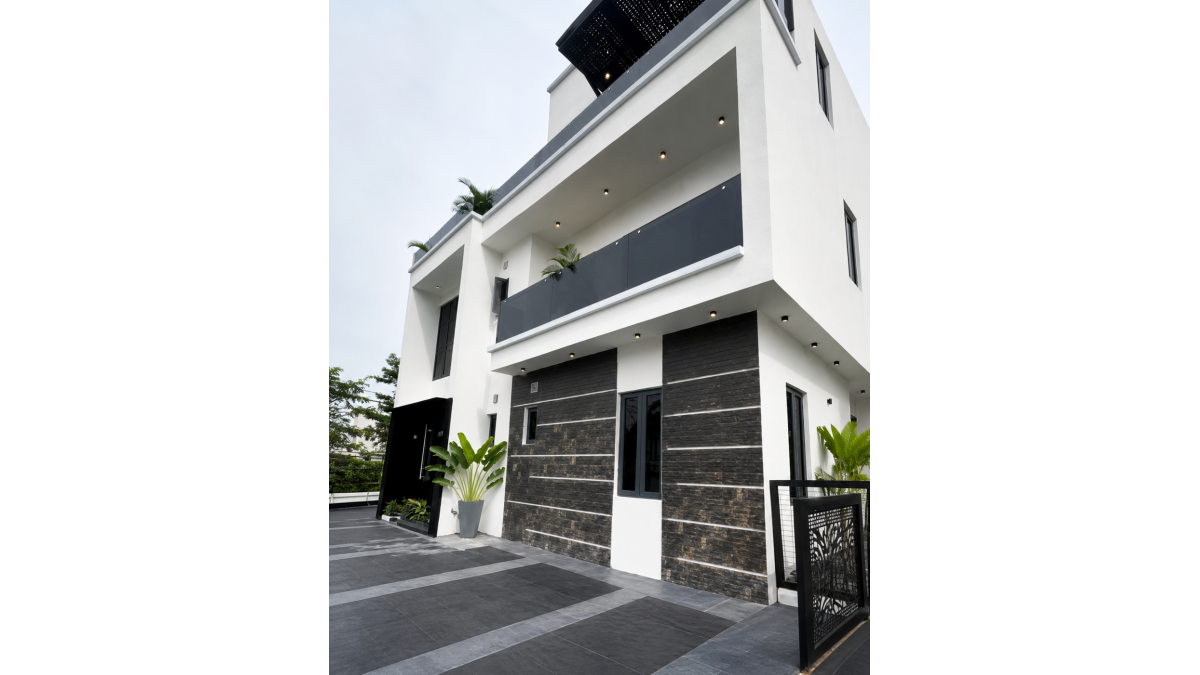 2 bed flat to let, Crown Lodge, Elystan Street - African Land