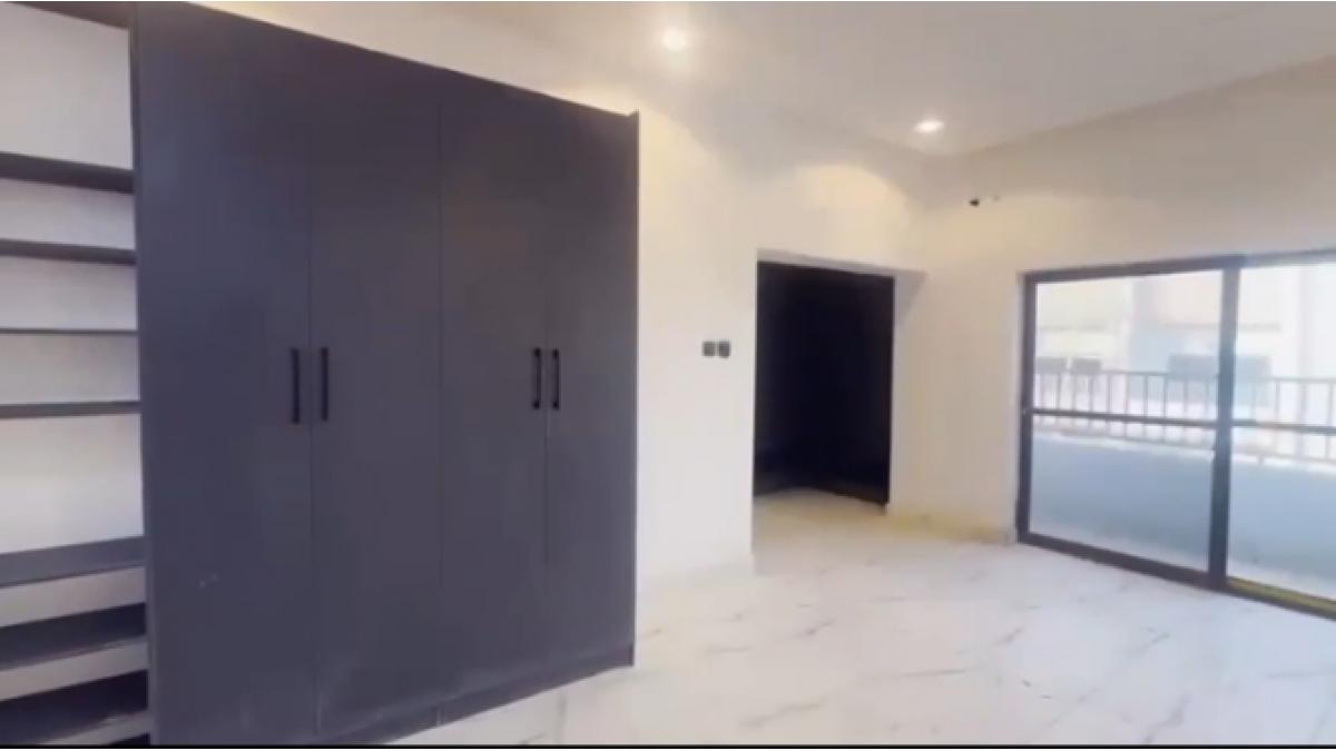 2 bed flat to let, Crown Lodge, Elystan Street - African Land