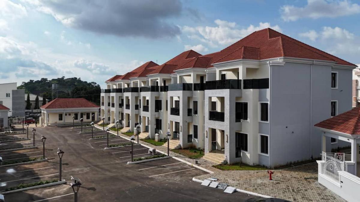 2 bed flat to let, Crown Lodge, Elystan Street - African Land
