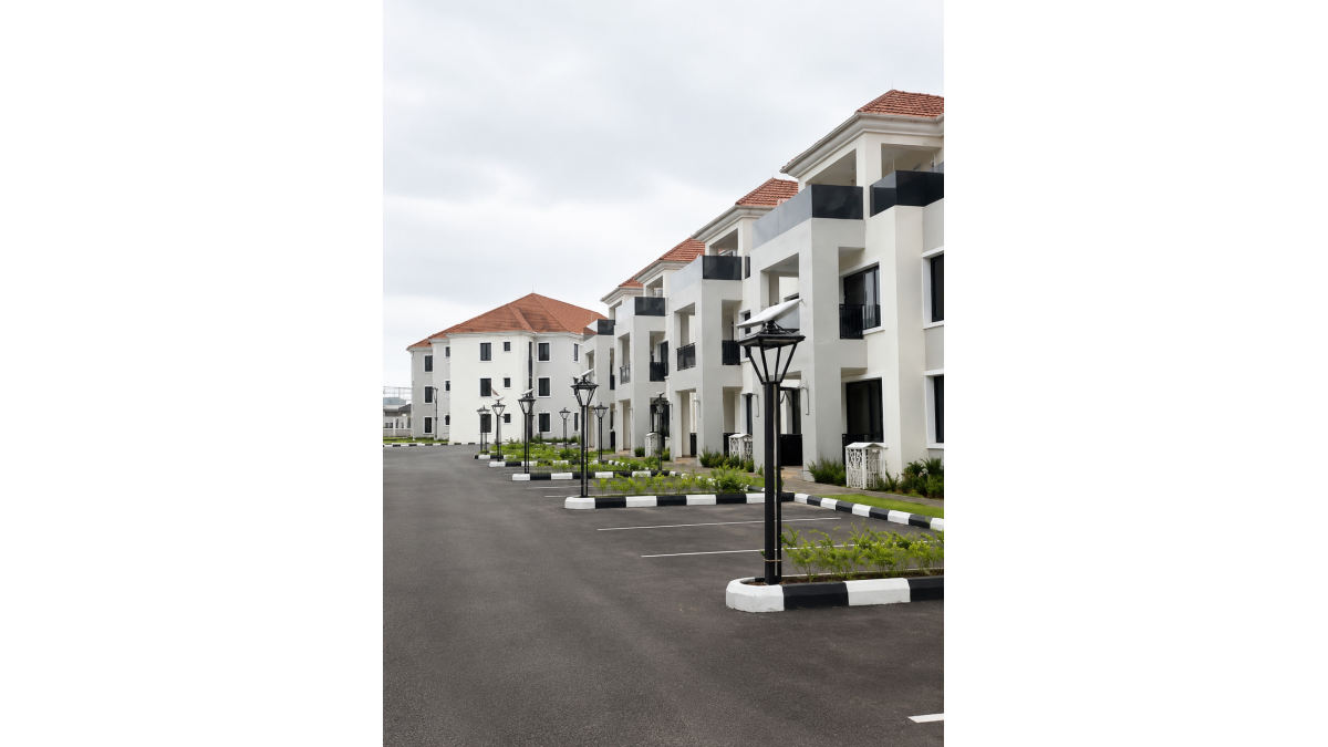 2 bed flat to let, Crown Lodge, Elystan Street - African Land