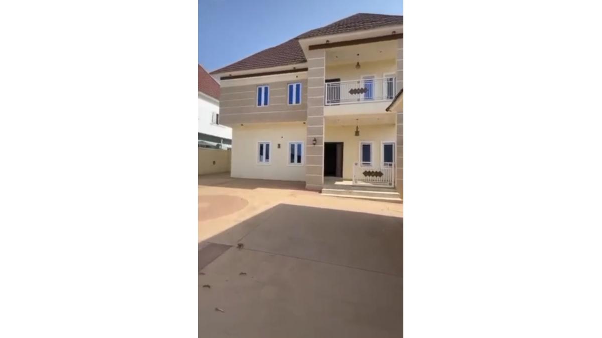 2 bed flat to let, Crown Lodge, Elystan Street - African Land