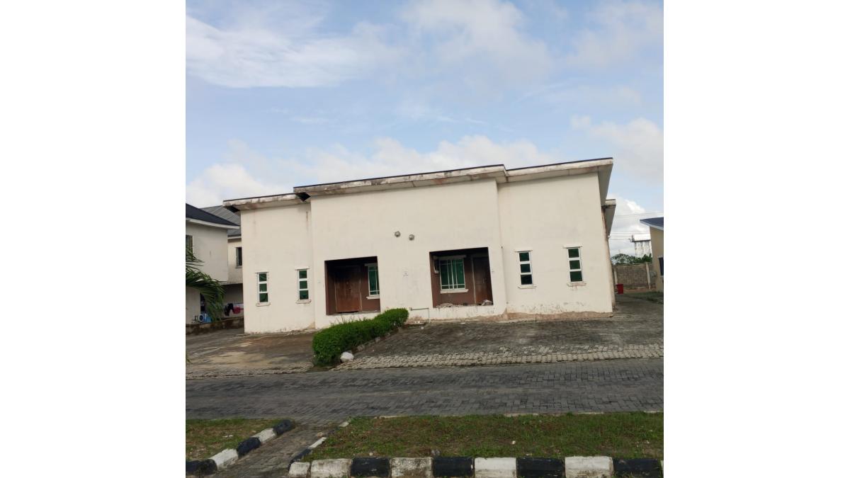 2 bed flat to let, Crown Lodge, Elystan Street - African Land