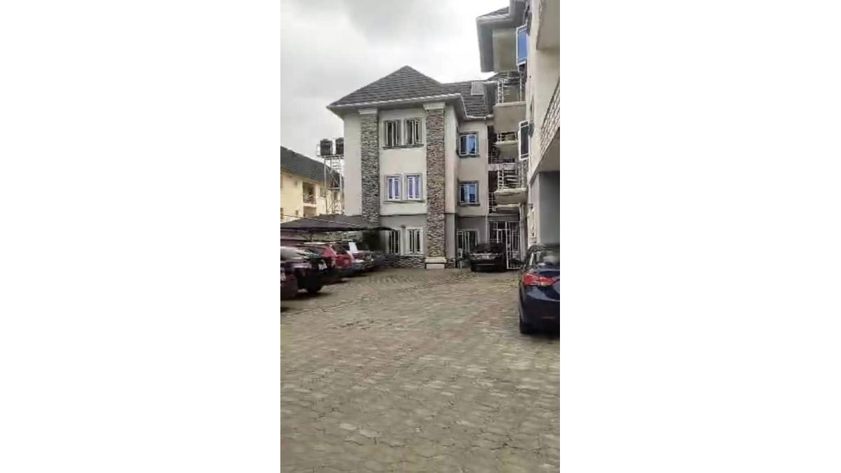 2 bed flat to let, Crown Lodge, Elystan Street - African Land