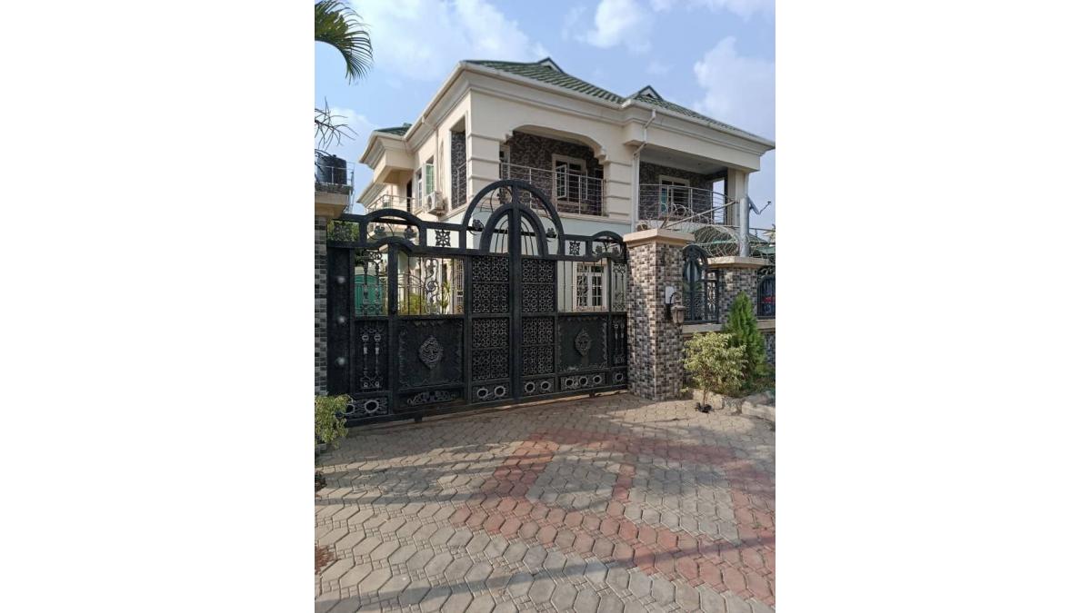 2 bed flat to let, Crown Lodge, Elystan Street - African Land