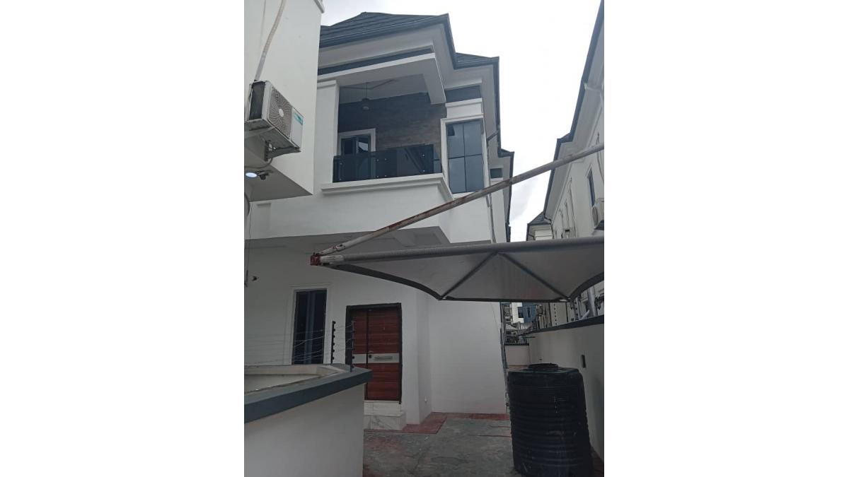 2 bed flat to let, Crown Lodge, Elystan Street - African Land