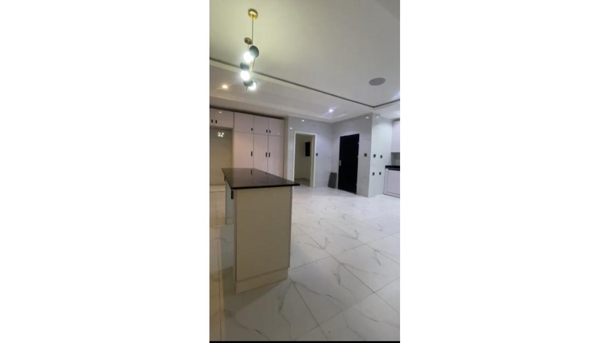 2 bed flat to let, Crown Lodge, Elystan Street - African Land