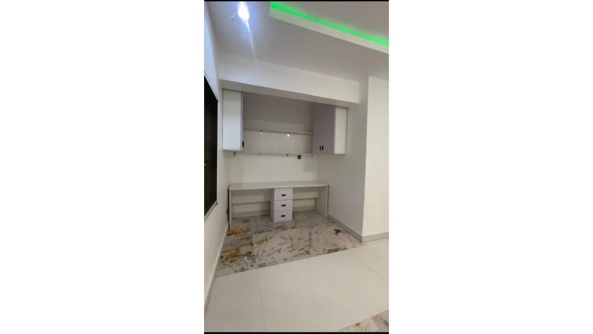 2 bed flat to let, Crown Lodge, Elystan Street - African Land