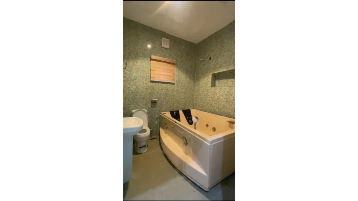 2 bed flat to let, Crown Lodge, Elystan Street - African Land