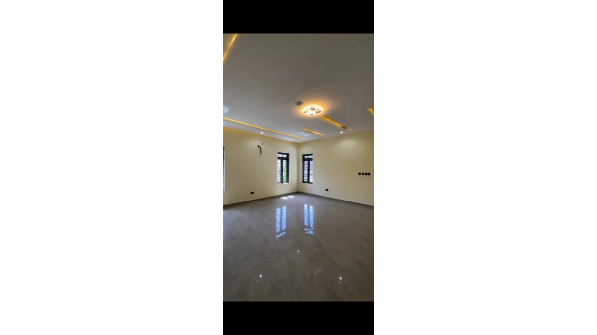 2 bed flat to let, Crown Lodge, Elystan Street - African Land