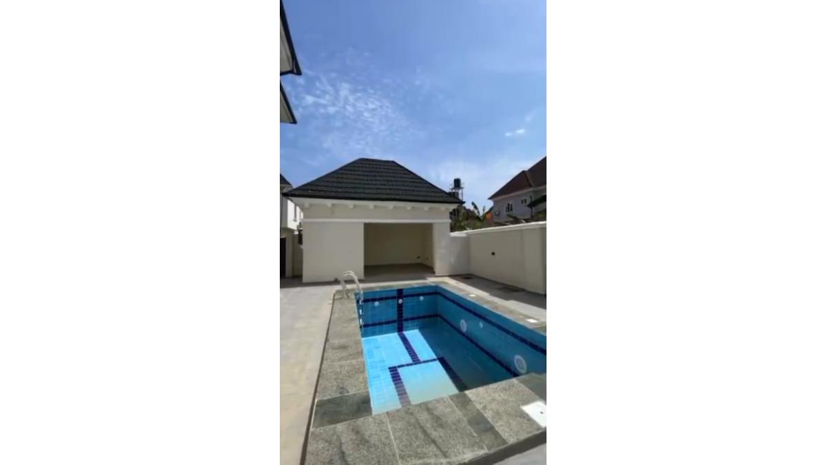 2 bed flat to let, Crown Lodge, Elystan Street - African Land
