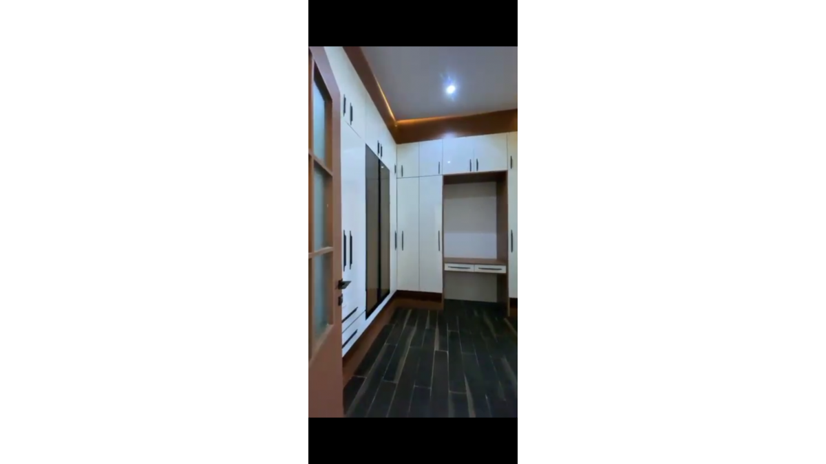 2 bed flat to let, Crown Lodge, Elystan Street - African Land