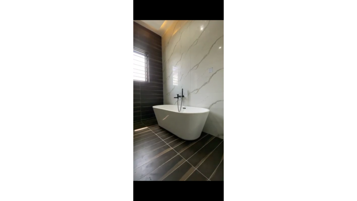 2 bed flat to let, Crown Lodge, Elystan Street - African Land