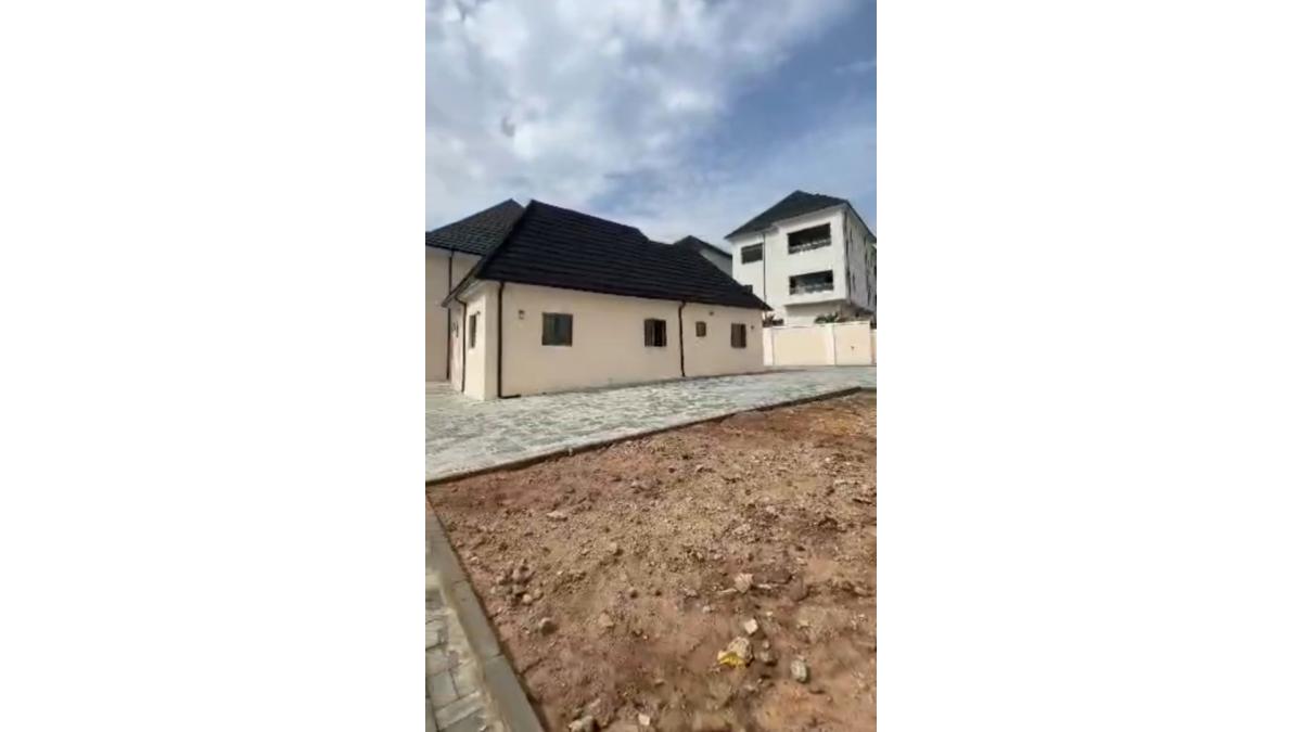 2 bed flat to let, Crown Lodge, Elystan Street - African Land