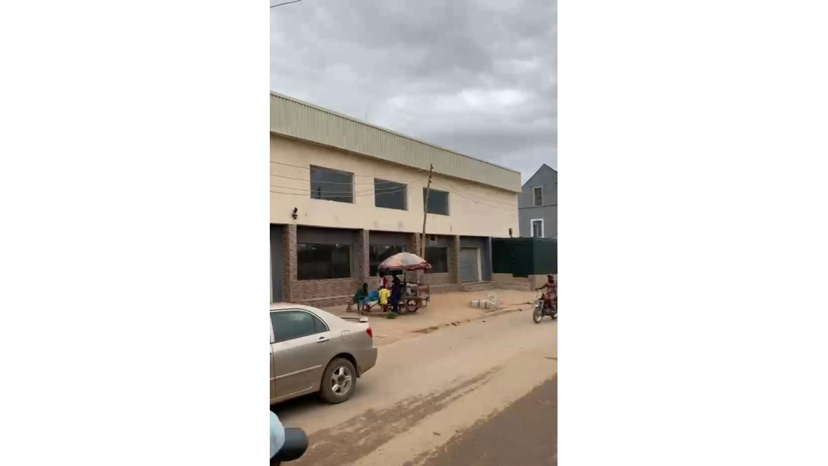 2 bed flat to let, Crown Lodge, Elystan Street - African Land