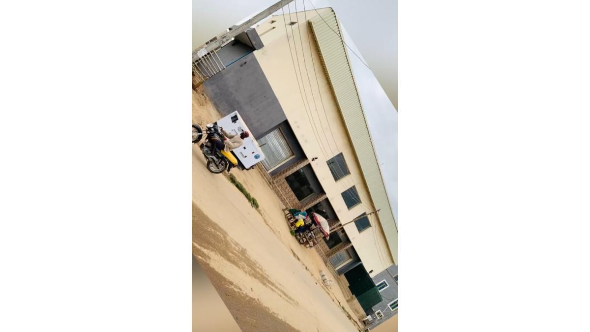 2 bed flat to let, Crown Lodge, Elystan Street - African Land