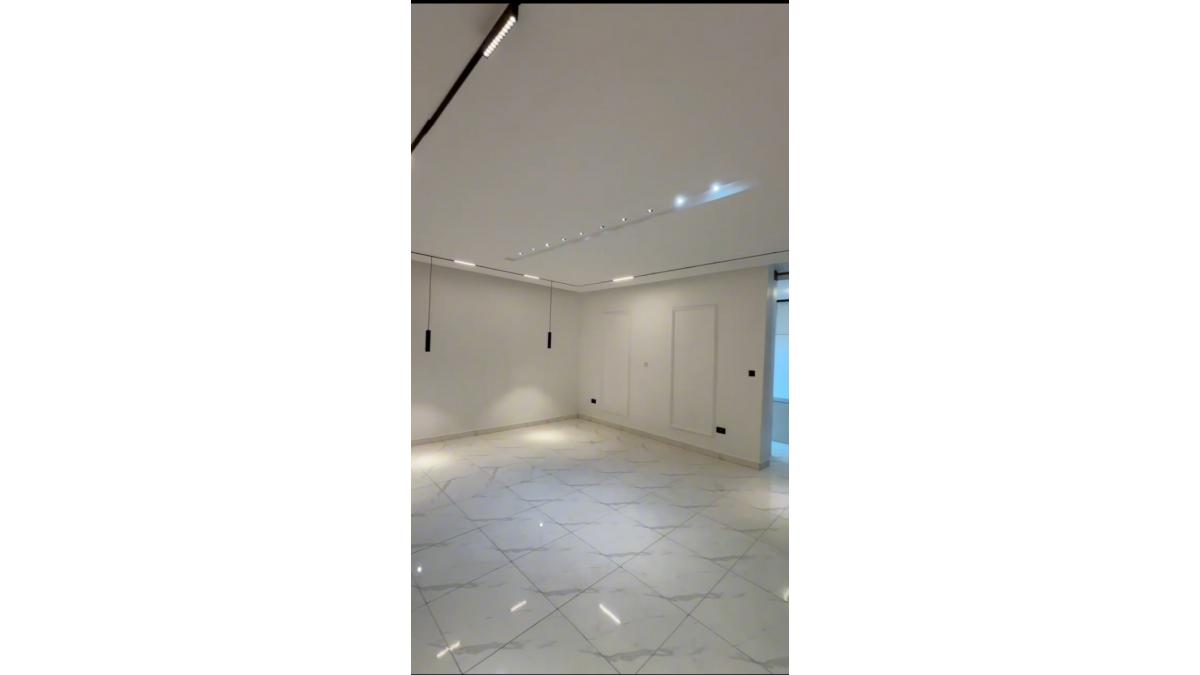 2 bed flat to let, Crown Lodge, Elystan Street - African Land