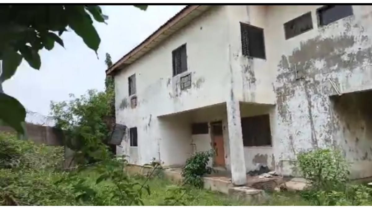 2 bed flat to let, Crown Lodge, Elystan Street - African Land